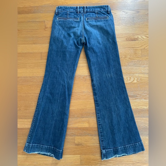 Old Navy Jeans Mid-Rise Bootcut - Picture 2 of 9